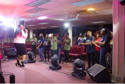 Mega praise 2017 - 20